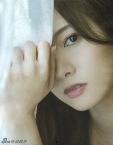 日本女生皮肤白,揭秘白皙肌肤的养成秘诀