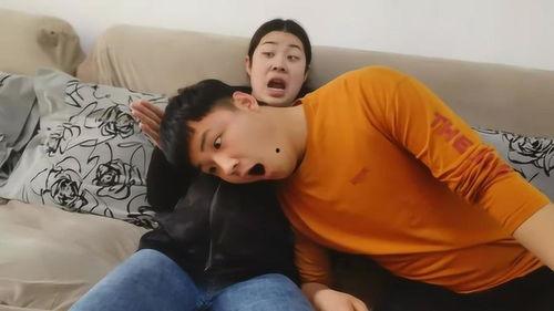 老公吃老婆的奶头.,夫妻间的温馨瞬间