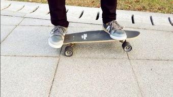 蛇板滑板教学视频