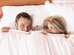 老公脱掉我的内衣做爱,老公脱内衣的私密爱恋