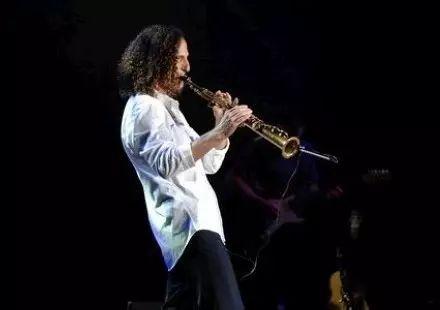 回家萨克斯视频,跟随回家视频感受家的温暖