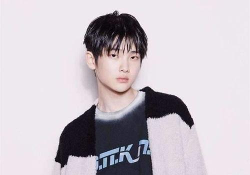 吃瓜娱乐黄明昊微博,揭秘娱乐圈幕后故事”