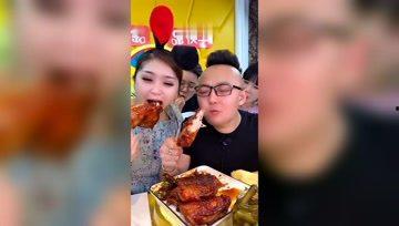 娱乐吃瓜酱爬楼梯